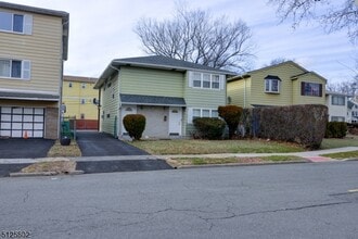 295 N Park St in East Orange, NJ - Building Photo - Building Photo