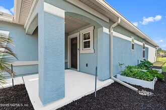 565 Chandler Dr in Saint Johns, FL - Foto de edificio - Building Photo