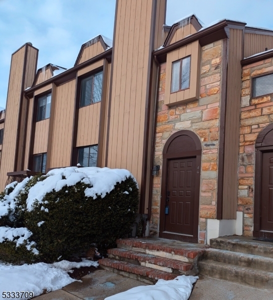 46 Bennington Square in Hackettstown, NJ - Building Photo