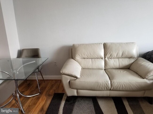 property at 1021 Arlington Blvd