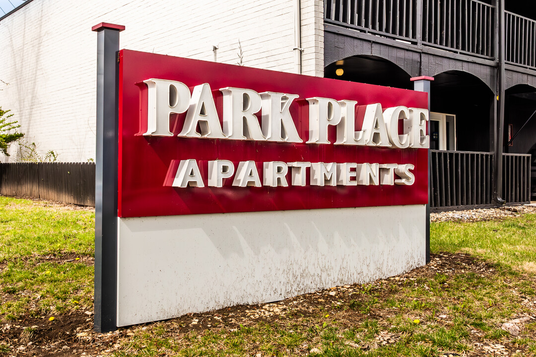 Park Place Apartments in Manhattan, KS - Building Photo