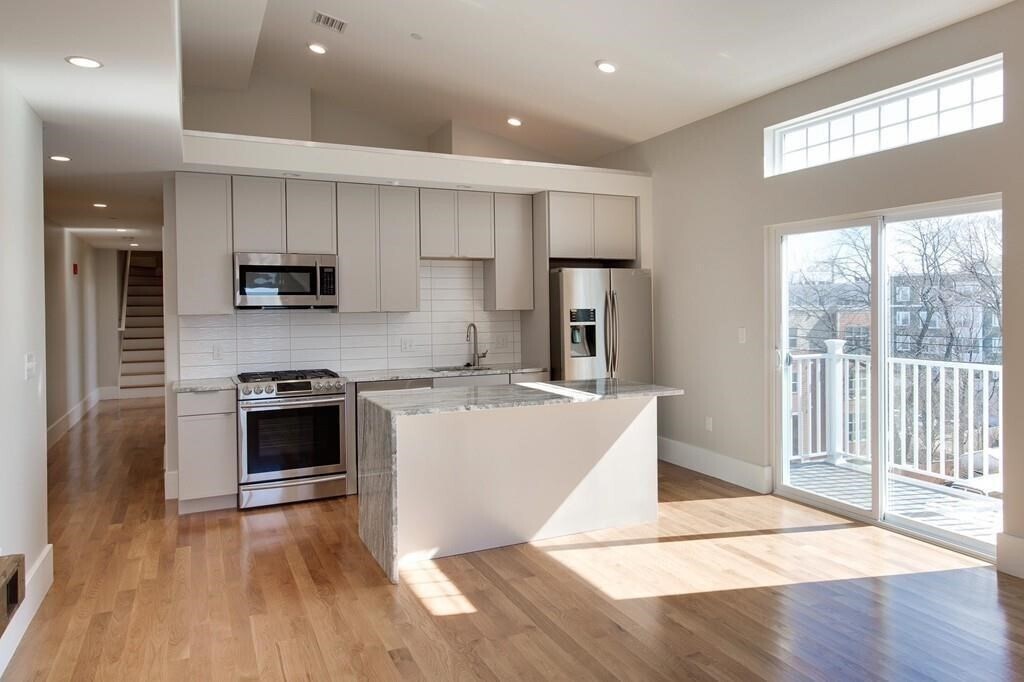 204 Spencer Ave in Chelsea, MA - Building Photo