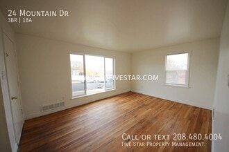 24 Mountain Dr in Pocatello, ID - Building Photo - Building Photo