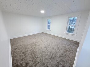 537 McCully St in White Oak, PA - Building Photo - Building Photo