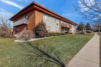 1143 W Carriage Dr in Whitewater, WI - Building Photo - Building Photo