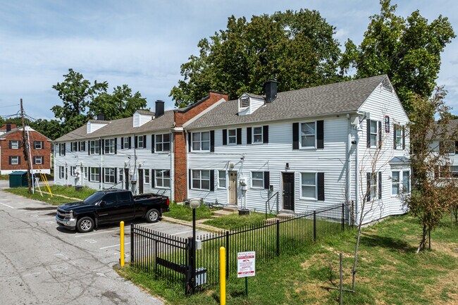 Brush Creek Towers in Kansas City, MO - Building Photo - Building Photo