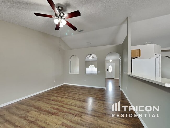 9297 Oak Grove St in Spring Hill, FL - Building Photo - Building Photo