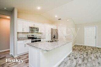 8432 Grove Rd in Ft. Myers, FL - Building Photo - Building Photo