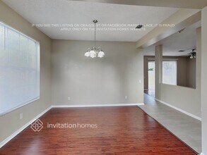 1041 Grand Canyon Dr in Valrico, FL - Foto de edificio - Building Photo