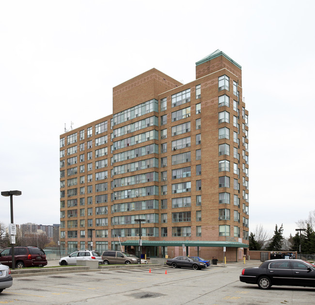 Scarlett Manor in Toronto, ON - Building Photo - Primary Photo