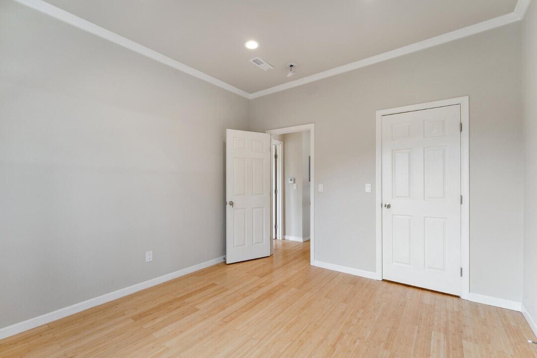 1015 Martin Luther King Jr Way in Oakland, CA - Building Photo