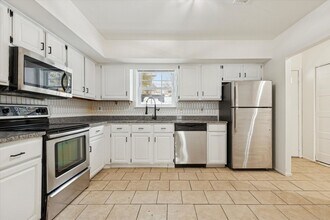 21 Cavendish Dr in Ambler, PA - Building Photo - Building Photo