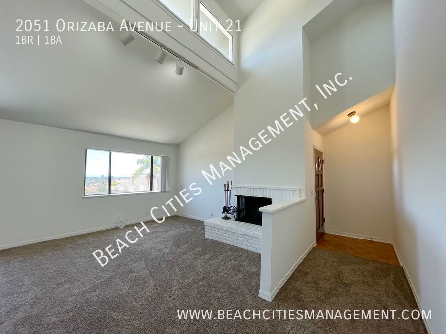 2051 N Orizaba Ave, Unit Unit 21 in Signal Hill, CA - Building Photo