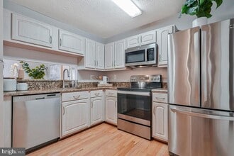 4660 Winterberry Ln in Oxon Hill, MD - Building Photo - Building Photo