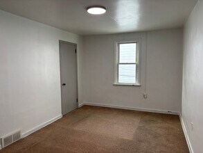 104 Sewickley Ave in Herminie, PA - Building Photo - Building Photo