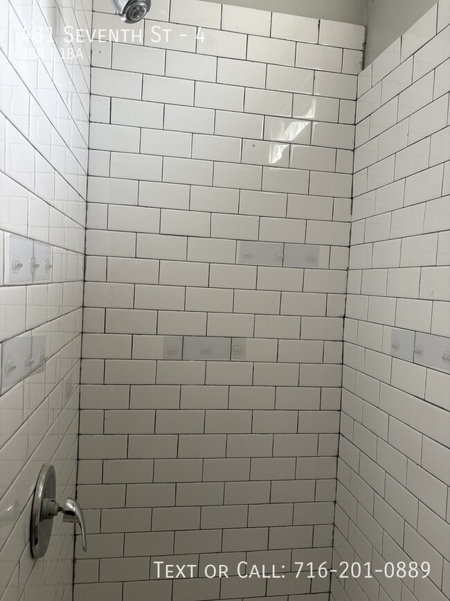 481 Seventh St in Buffalo, NY - Building Photo - Building Photo