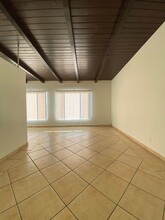 2222 Ridgeley Dr #10 in Los Angeles, CA - Building Photo - Interior Photo