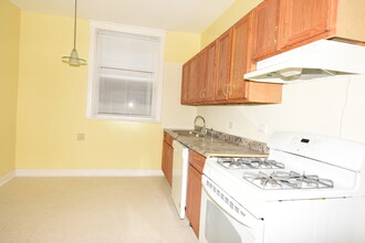 2106 W WILSON Ave-Unit -2 in Chicago, IL - Building Photo - Building Photo