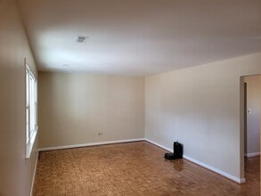 181 Windsor Castle Dr in Newport News, VA - Building Photo - Building Photo