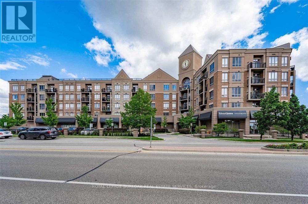 5327 Upper Middle Rd in Burlington, ON - Building Photo