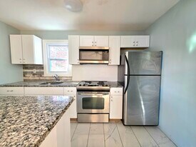 40 Carlton Ave, Unit 1 in Mastic, NY - Building Photo