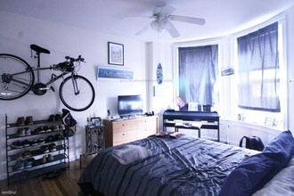 1932 Beacon St-Unit -APT# 1 in Boston, MA - Building Photo - Building Photo