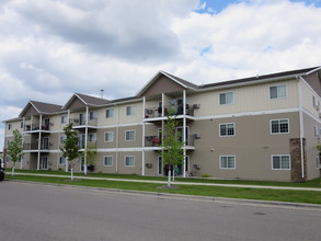 Amber Ridge Apartments in Fargo, ND - Foto de edificio - Building Photo