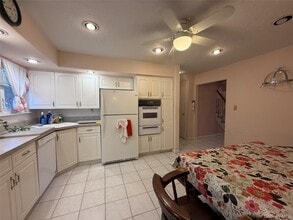 15 Sherry Ln in Hauppauge, NY - Building Photo - Building Photo