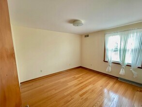 227 Sunshine Dr in Buffalo, NY - Building Photo - Building Photo