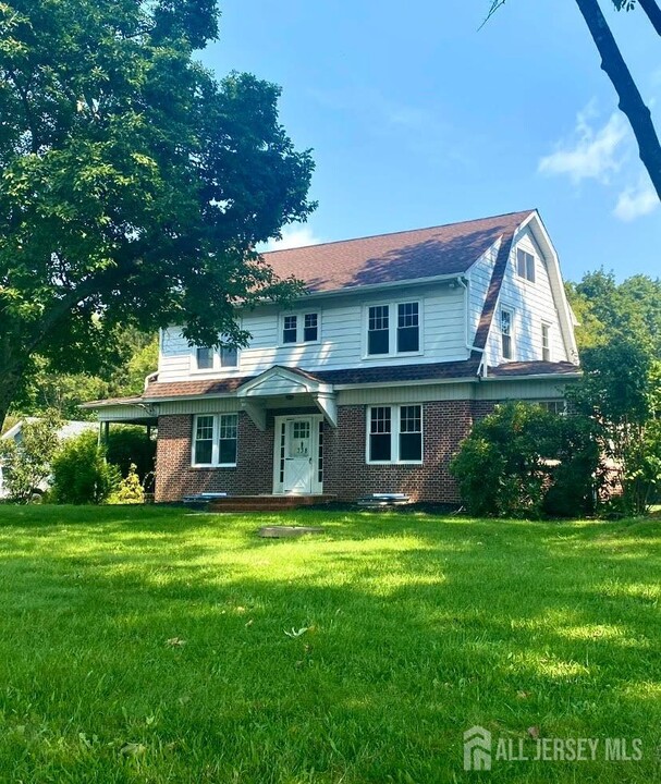 338 Buckelew Ave in Monroe Township, NJ - Building Photo