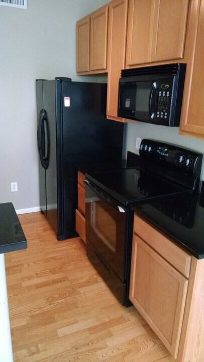 1450 Blue Sky Way, Unit 12-203 in Erie, CO - Foto de edificio