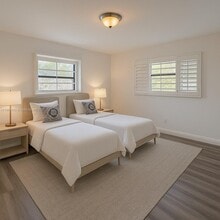 2545 NE 182nd St in Miami, FL - Building Photo - Building Photo