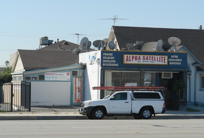 1332-1336 E Las Tunas Dr
