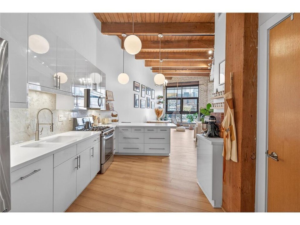 404 N Washington Ave in Minneapolis, MN - Building Photo