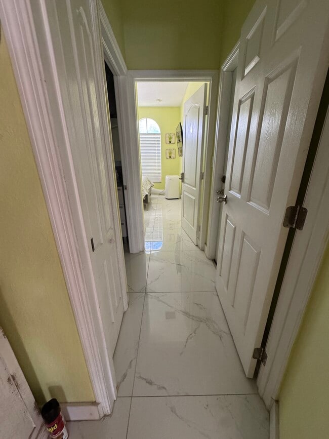 15033 SW 8th Ter in Miami, FL - Building Photo - Building Photo