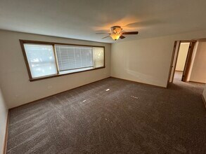 4752 N Menard Ave in Chicago, IL - Building Photo - Building Photo