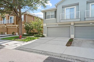 6817 Breezy Palm Dr in Riverview, FL - Building Photo - Building Photo