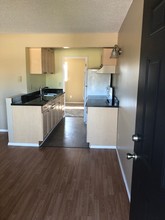 Casa Cabana Apartments in Lakewood, WA - Building Photo - Building Photo