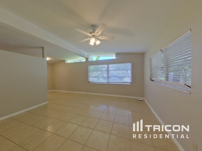 2869 Webley Dr NE in Largo, FL - Building Photo - Building Photo