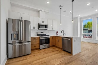 169 Bowers St in Jersey City, NJ - Building Photo - Building Photo