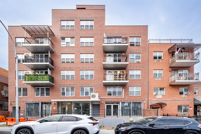 4327-4329 Byrd St in Flushing, NY - Foto de edificio - Building Photo