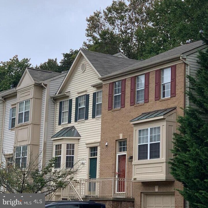 2673 Worrell Ct in Crofton, MD - Building Photo