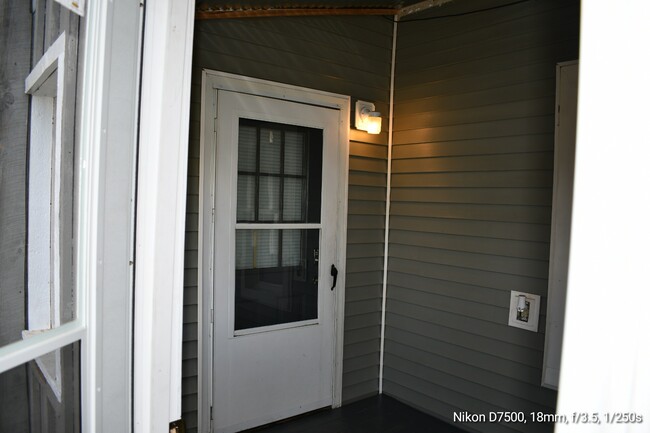 77 Fox St, Unit #1 Downstairs in Owego, NY - Building Photo - Building Photo