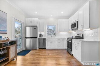 12 Sandy Way in Fairfield, CT - Building Photo - Building Photo