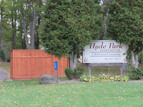 Hyde Park Apartments in Panama, NY - Foto de edificio - Building Photo