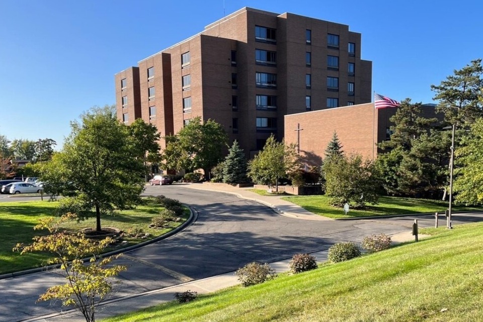 Seven Acres Senior Living in Cincinnati, OH - Building Photo