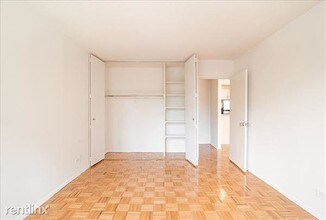 136 E 55th St-Unit -7B in New York, NY - Building Photo - Building Photo