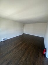 208-212 Pinehurst Way in South San Francisco, CA - Building Photo - Building Photo