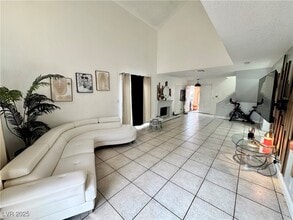 6924 W Welsh Cir in Las Vegas, NV - Building Photo - Building Photo