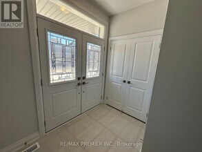 6 La Reine Ave in Richmond Hill, ON - Building Photo - Building Photo